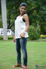 Gayatri at Bandhook Movie Platinum Disc Function